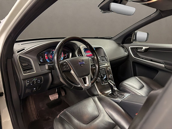 Volvo XC60 3 of 5