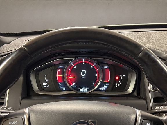 Volvo XC60 4 of 5