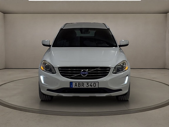 Volvo XC60 2 of 5