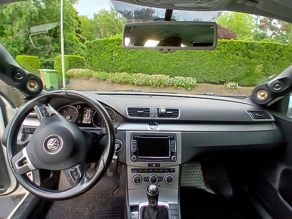 Volkswagen Passat 5 of 5