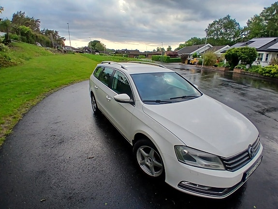Volkswagen Passat 2 of 5