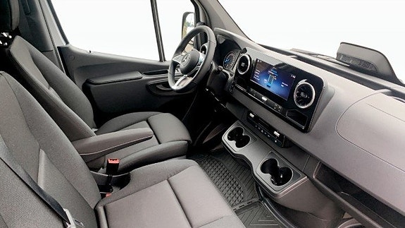 Mercedes-Benz Sprinter 412 2 of 9