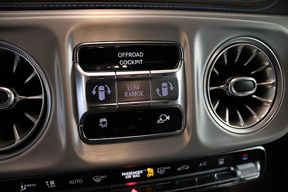 Mercedes-Benz G580 12 of 14