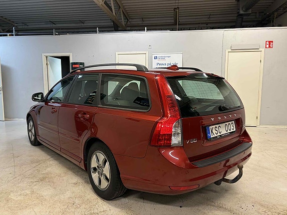 Volvo V50 4 of 5