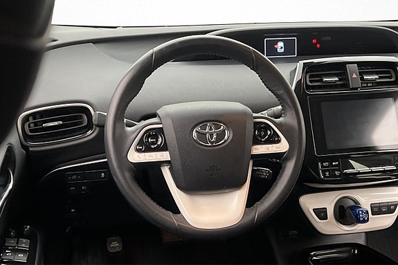 Toyota Prius 10 of 27