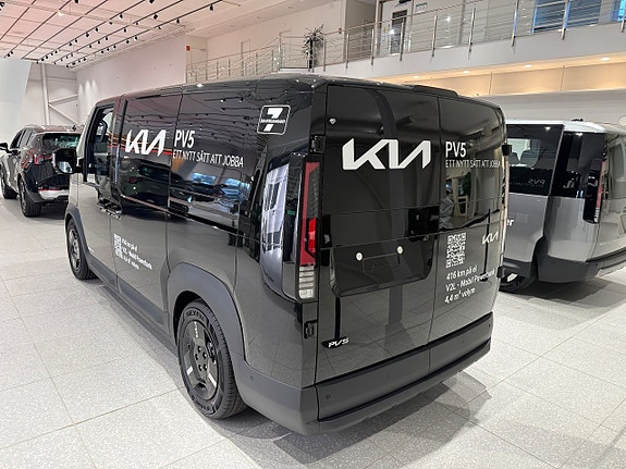 Kia PV5 2 of 5