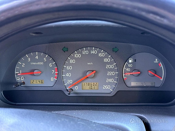 Volvo V40 7 of 7
