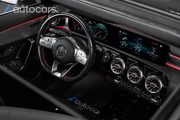 Mercedes-Benz CLA250 16 of 30