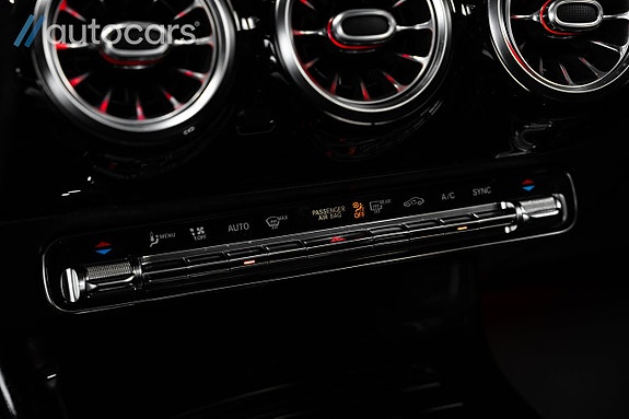 Mercedes-Benz CLA250 29 of 30