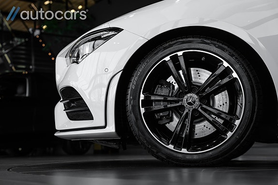 Mercedes-Benz CLA250 8 of 30