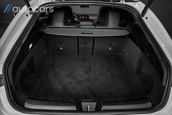Mercedes-Benz CLA250 27 of 30