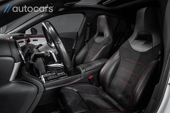 Mercedes-Benz CLA250 25 of 30