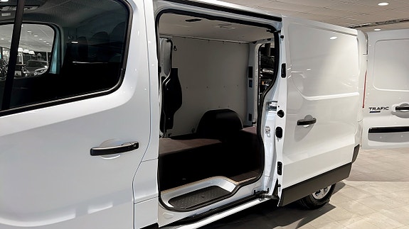 Renault Trafic 5 of 10