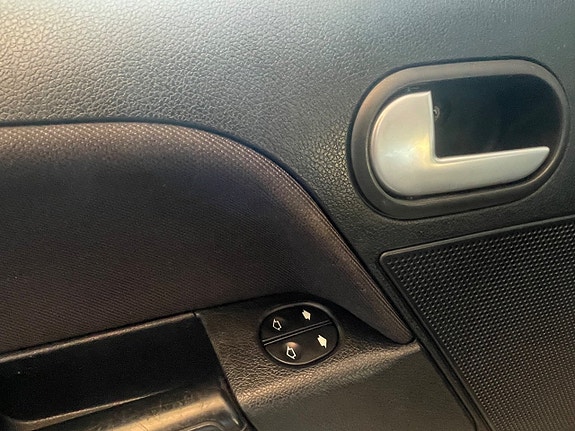 Ford Fusion 7 of 19