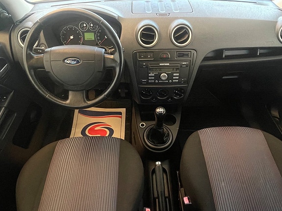 Ford Fusion 12 of 19