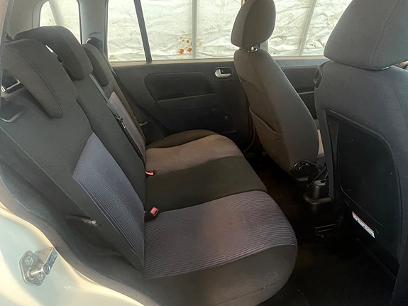Ford Fusion 10 of 19