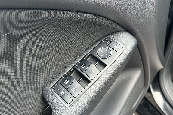 Mercedes-Benz B180 19 of 23