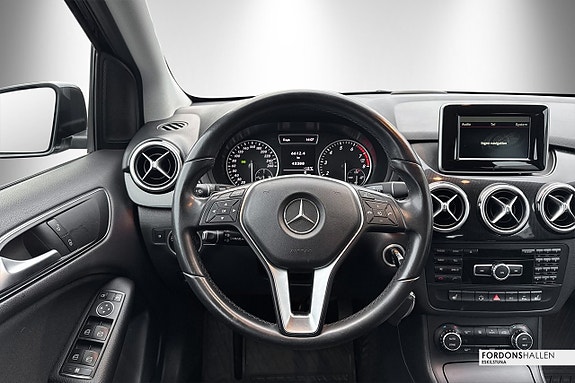 Mercedes-Benz B180 14 of 23