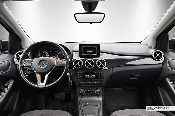 Mercedes-Benz B180 13 of 23