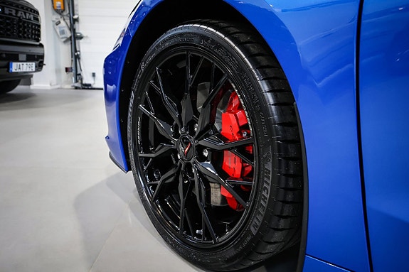 Chevrolet Corvette 10 of 30