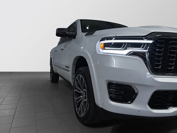 Dodge RAM 1500 4 of 5
