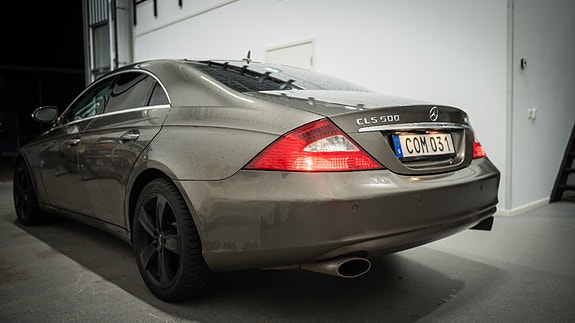 Mercedes-Benz CLS500 5 of 5