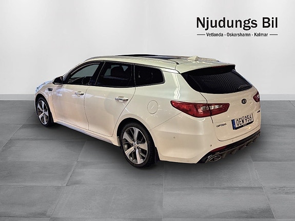Kia Optima 2 of 5