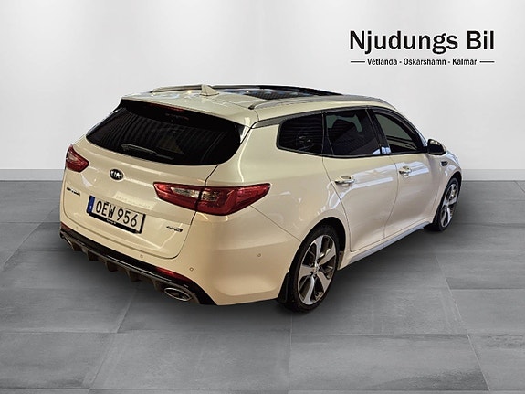 Kia Optima 3 of 5