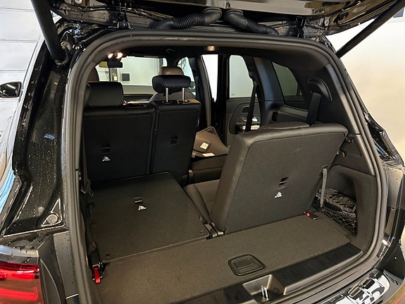Mercedes-Benz GLB200 5 of 5
