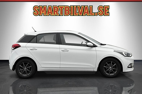 Hyundai i20 2 of 16