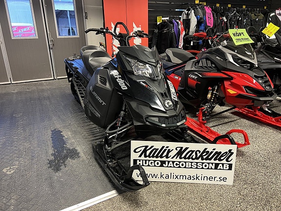 Ski-Doo Summit X 154 800 E-TEC Elstart och 1+1 dyna