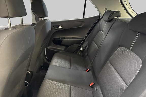 Kia Picanto 9 of 12