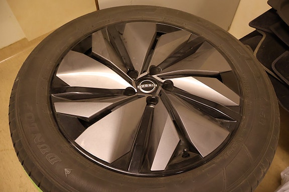 Nissan Ariya 2 of 5