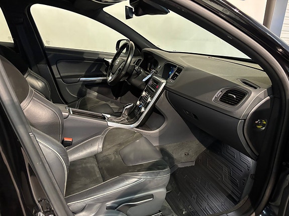 Volvo V60 8 of 11