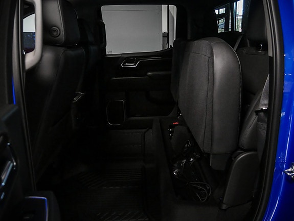 Chevrolet Silverado EV 11 of 26