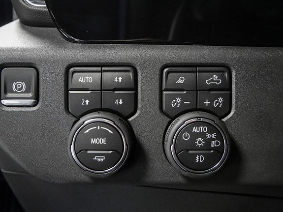 Chevrolet Silverado EV 25 of 26
