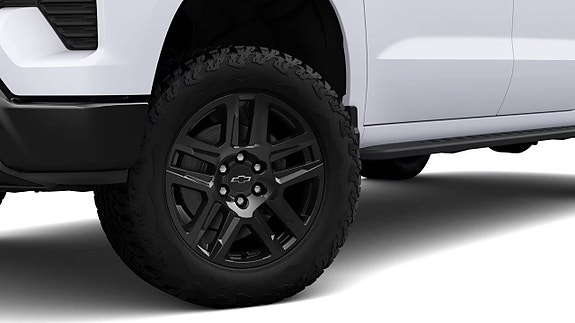 Chevrolet Silverado EV 4 of 26