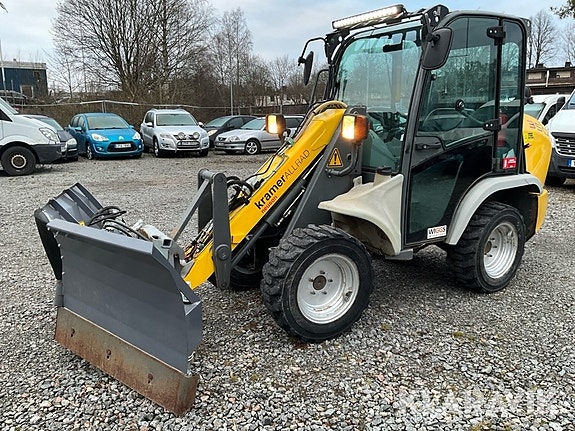 Hjullastare Kramer 350 med sandspridare och v