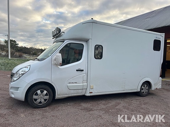 Hästlastbil Renault Master 5-sits
