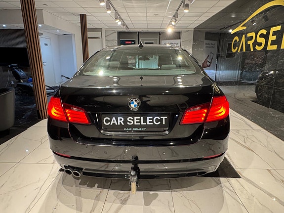 BMW 520d 3 of 5
