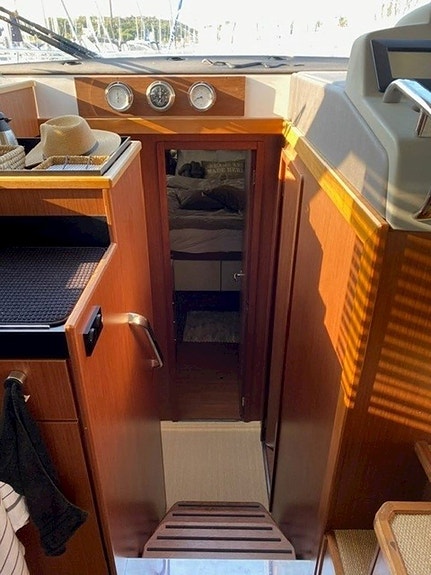 Bavaria Virtess 420 Coupè - 2xD6-370 Joystick 13 of 26