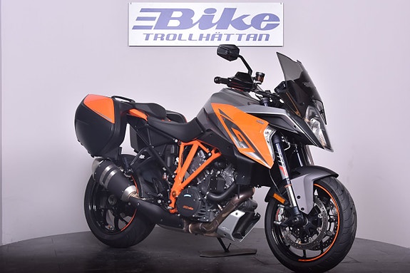 KTM 1290 SUPER DUKE GT /VÄSKOR / MYCKET FIN!