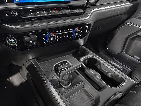 Chevrolet Silverado 1500 14 of 18