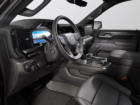 Chevrolet Silverado 1500 10 of 18
