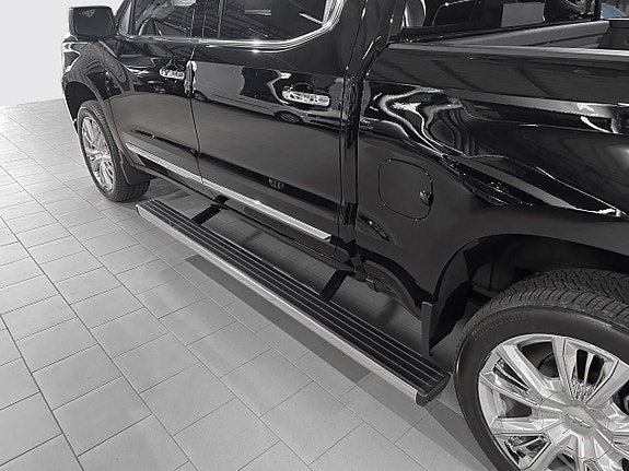 Chevrolet Silverado 1500 8 of 18