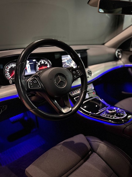 Mercedes-Benz E220 13 of 19
