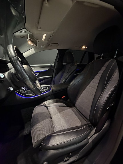 Mercedes-Benz E220 11 of 18