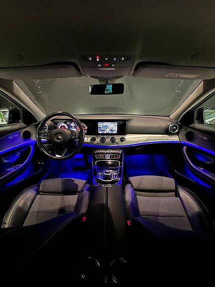 Mercedes-Benz E220 19 of 19