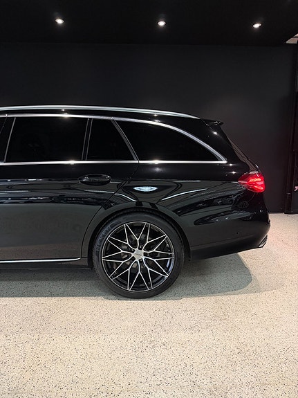 Mercedes-Benz E220 6 of 19