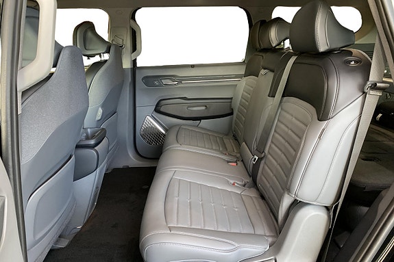Kia EV9 15 of 28